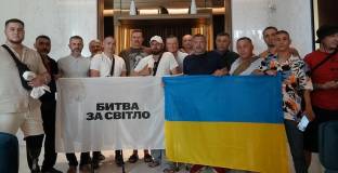 Усик се срещна с украински военни 